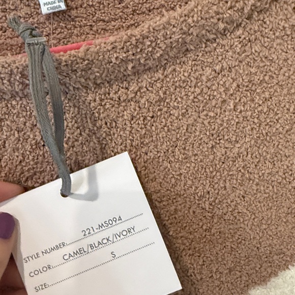 M by Marled NWT colorblock fuzzy sweater, small - Picture 3 of 5